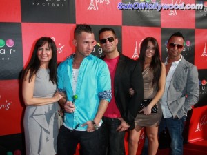 See !! His Mama Loved That Face So Much, She Joined Him On The Red Carpet... Along With The Rest Of The Sorrentino Siblings
